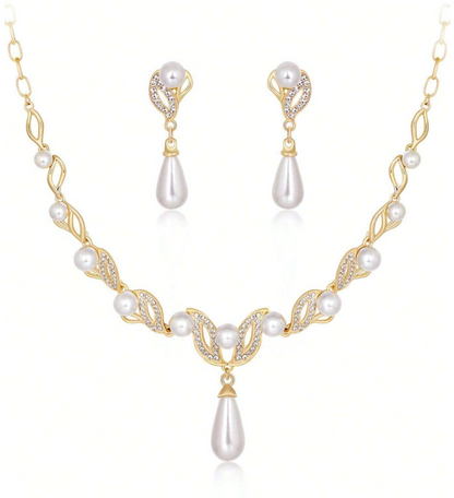 Set di collana e orecchini placcati in oro con perle